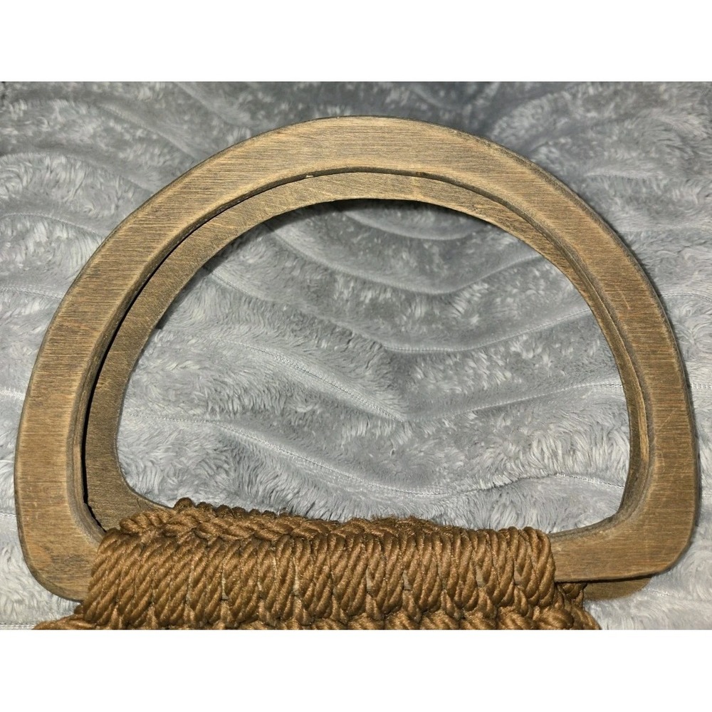 VINTAGE‎ Hand-made Brown Crocheted Macrame Purse Wooden Handles And Beads BOHO - Picture 4 of 10
